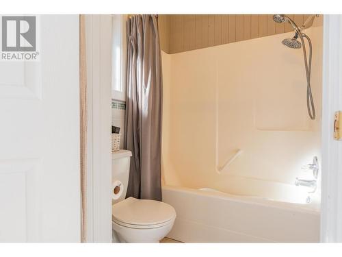 2396 Nault  Road, Castlegar, BC - Indoor Photo Showing Bathroom