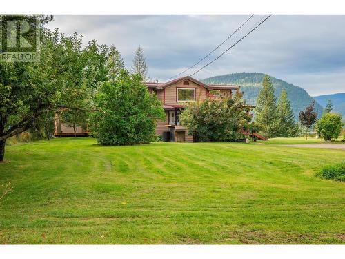 2396 Nault  Road, Castlegar, BC - Outdoor