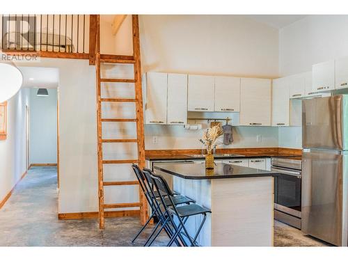 2396 Nault  Road, Castlegar, BC - Indoor Photo Showing Kitchen With Double Sink