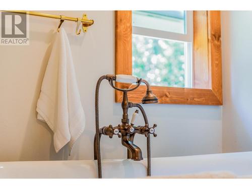 2396 Nault  Road, Castlegar, BC - Indoor Photo Showing Bathroom