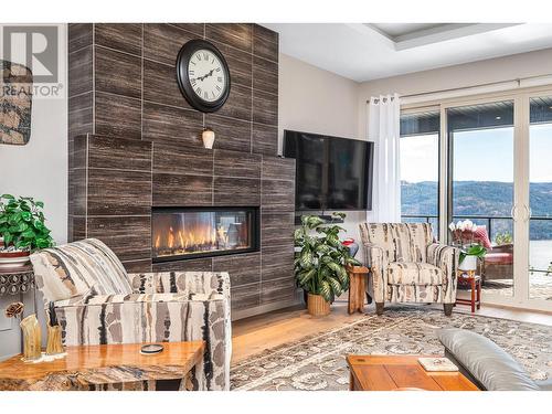 8972 Bayswater Place, Vernon, BC - Indoor Photo Showing Living Room With Fireplace