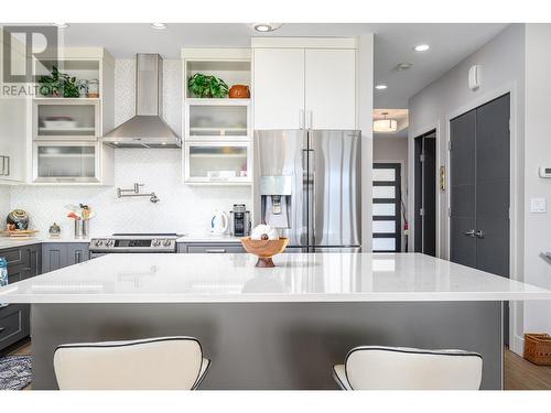 8972 Bayswater Place, Vernon, BC - Indoor Photo Showing Kitchen With Upgraded Kitchen