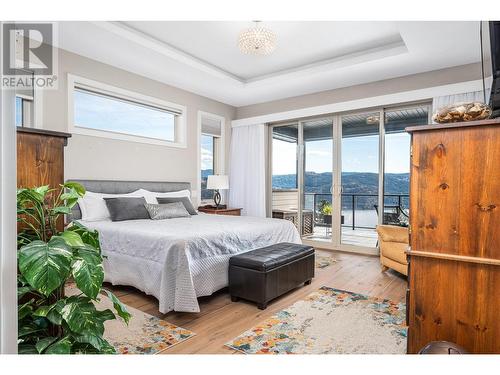 8972 Bayswater Place, Vernon, BC - Indoor Photo Showing Bedroom