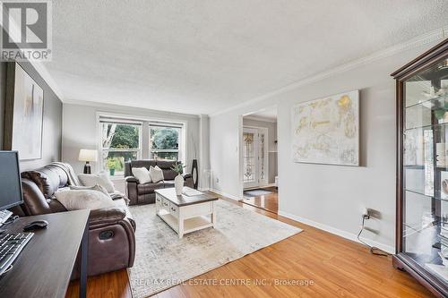 14 Jill Crescent, Brampton, ON - Indoor Photo Showing Living Room