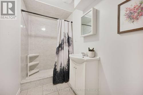 14 Jill Crescent, Brampton, ON - Indoor Photo Showing Bathroom