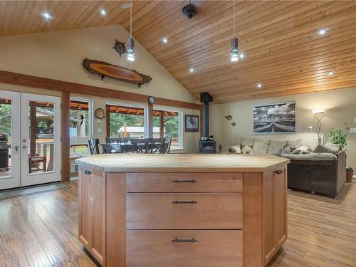 1509 Schooner Rd, Quadra Island, BC 