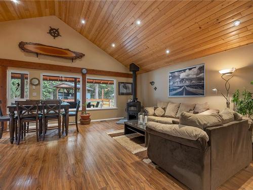 1509 Schooner Rd, Quadra Island, BC 