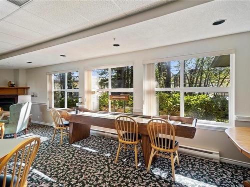 115-1485 Garnet Rd, Saanich, BC - Indoor