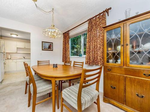 102-9993 Fourth St, Sidney, BC - Indoor Photo Showing Dining Room