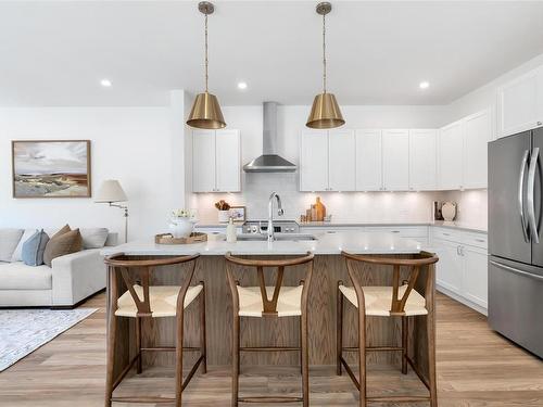 1269 Dunsterville Ave, Saanich, BC - Indoor Photo Showing Kitchen With Upgraded Kitchen