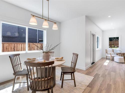 1269 Dunsterville Ave, Saanich, BC - Indoor Photo Showing Dining Room