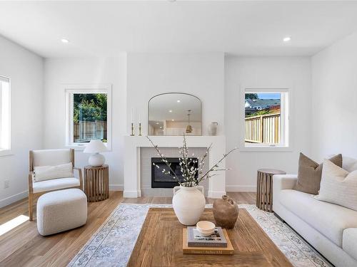 1269 Dunsterville Ave, Saanich, BC - Indoor Photo Showing Living Room With Fireplace