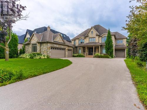 33 Maple Grove Avenue, Richmond Hill, ON - Outdoor With Facade