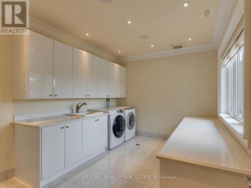 33 Maple Grove Avenue, Richmond Hill, ON - Indoor Photo Showing Laundry Room