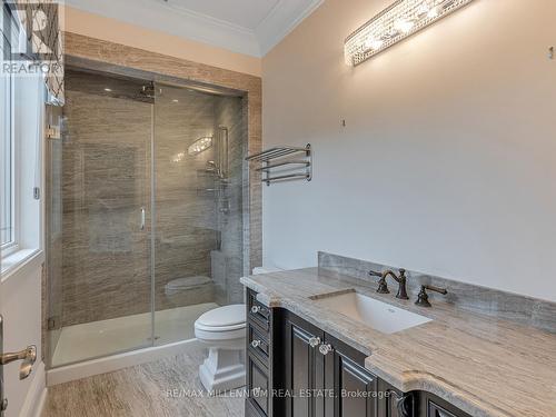 33 Maple Grove Avenue, Richmond Hill, ON - Indoor Photo Showing Bathroom