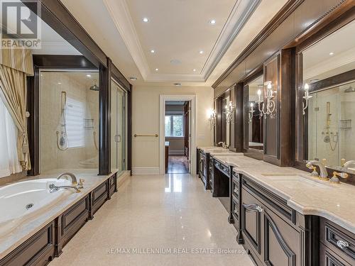 33 Maple Grove Avenue, Richmond Hill, ON - Indoor Photo Showing Bathroom