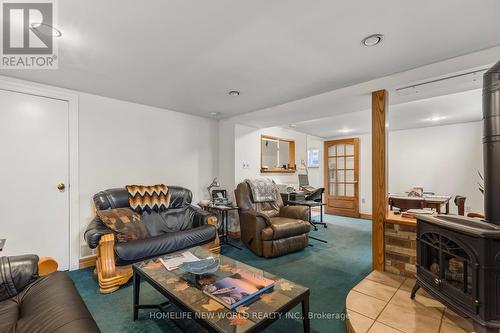 (Bsmt) - 708 Sunnypoint Drive, Newmarket, ON - Indoor Photo Showing Living Room