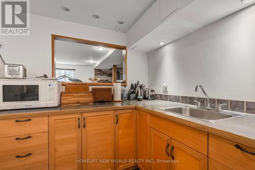 (Bsmt) - 708 Sunnypoint Drive, Newmarket, ON - Indoor Photo Showing Kitchen