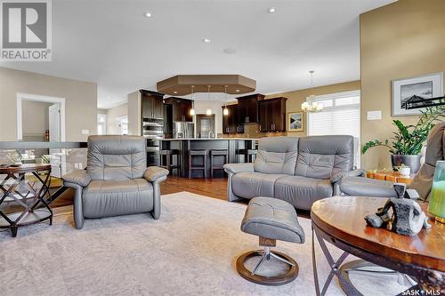 4411 Sandpiper Crescent E, Regina, SK - Indoor Photo Showing Living Room