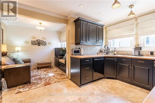 89 Larraine Avenue, Hamilton, ON - Indoor Photo Showing Kitchen