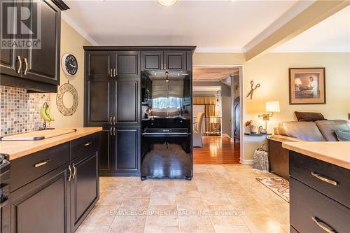 89 Larraine Avenue, Hamilton, ON - Indoor Photo Showing Kitchen