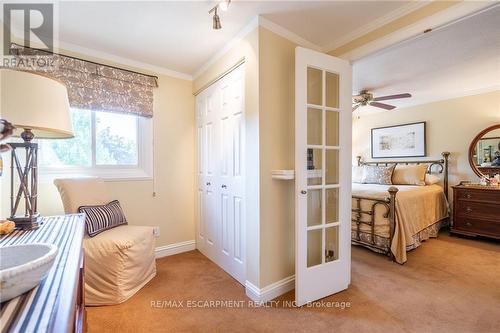 89 Larraine Avenue, Hamilton, ON - Indoor Photo Showing Bedroom