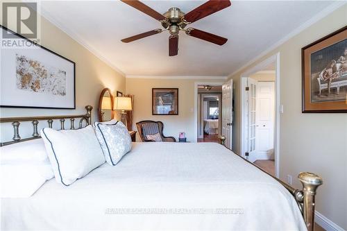 89 Larraine Avenue, Hamilton, ON - Indoor Photo Showing Bedroom