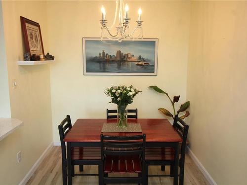 303-9942 Daniel St, Chemainus, BC - Indoor Photo Showing Dining Room