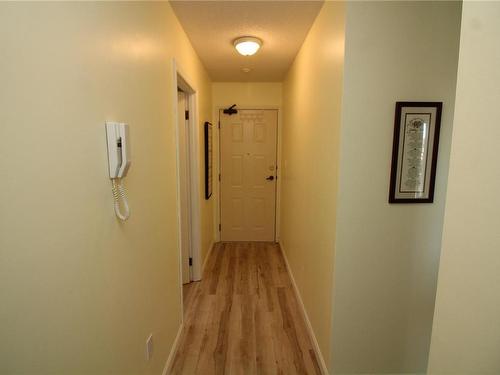 303-9942 Daniel St, Chemainus, BC - Indoor Photo Showing Other Room