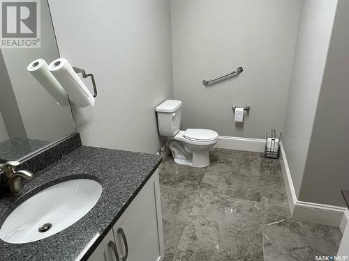 103 2800 Lakeview Drive, Prince Albert, SK - Indoor Photo Showing Bathroom