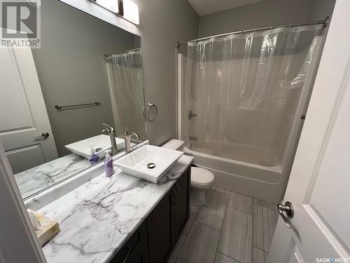 103 2800 Lakeview Drive, Prince Albert, SK - Indoor Photo Showing Bathroom