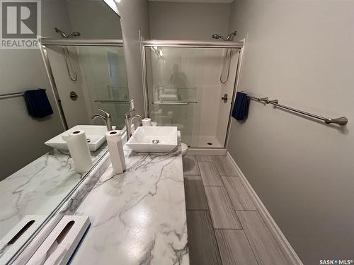 103 2800 Lakeview Drive, Prince Albert, SK - Indoor Photo Showing Bathroom