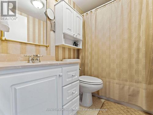 1504 - 240 Scarlett Road, Toronto, ON - Indoor Photo Showing Bathroom