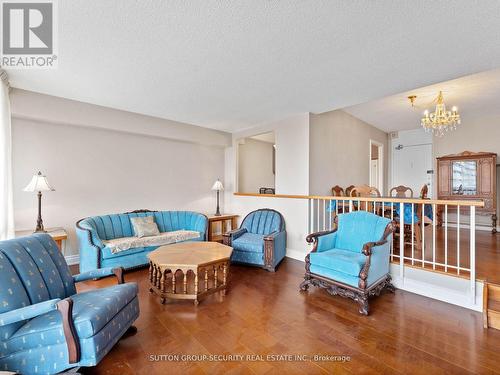 1504 - 240 Scarlett Road, Toronto, ON - Indoor Photo Showing Living Room