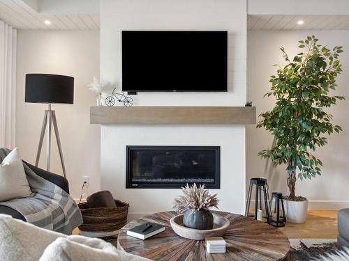 Salon - 602-121 Rue Cuttle, Mont-Tremblant, QC - Indoor Photo Showing Living Room