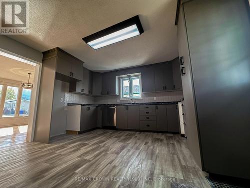 626 Veilleux Street, Hearst, ON - Indoor Photo Showing Kitchen