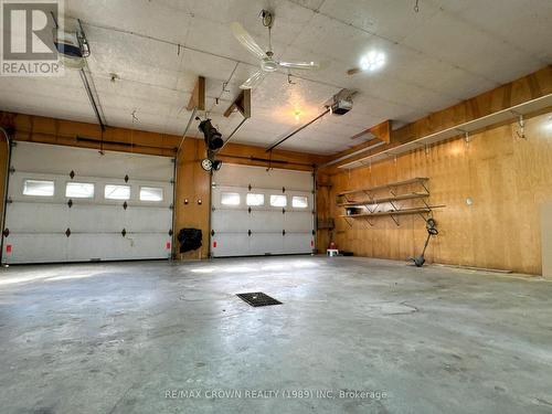 626 Veilleux Street, Hearst, ON - Indoor Photo Showing Garage