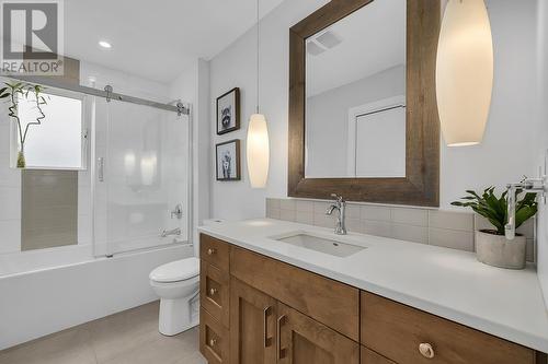 974 Nassau Crescent, Kelowna, BC - Indoor Photo Showing Bathroom