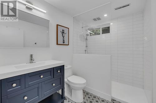 974 Nassau Crescent, Kelowna, BC - Indoor Photo Showing Bathroom