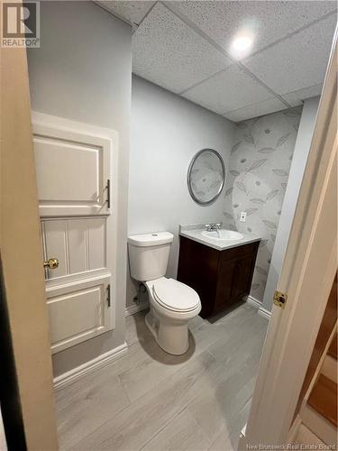 213 Orlean, Dieppe, NB - Indoor Photo Showing Bathroom