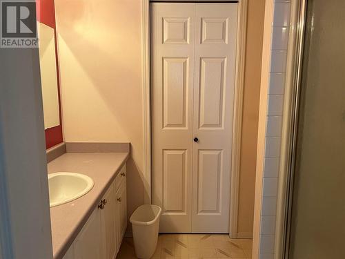 5123 42 Street Ne, Chetwynd, BC - Indoor Photo Showing Bathroom