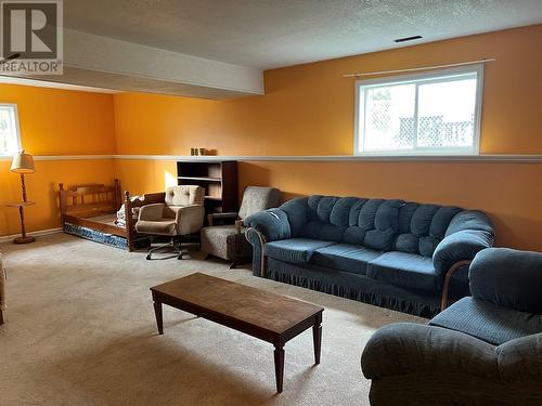 5123 42 Street Ne, Chetwynd, BC - Indoor Photo Showing Living Room