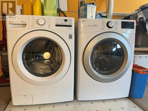 5123 42 Street Ne, Chetwynd, BC - Indoor Photo Showing Laundry Room