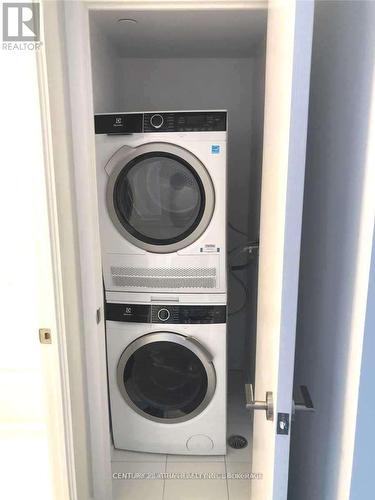 1506 - 219 Dundas Street E, Toronto, ON - Indoor Photo Showing Laundry Room