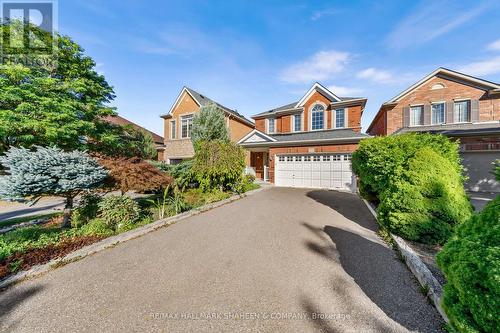 909 Oaktree Crescent, Newmarket, ON - Outdoor With Facade