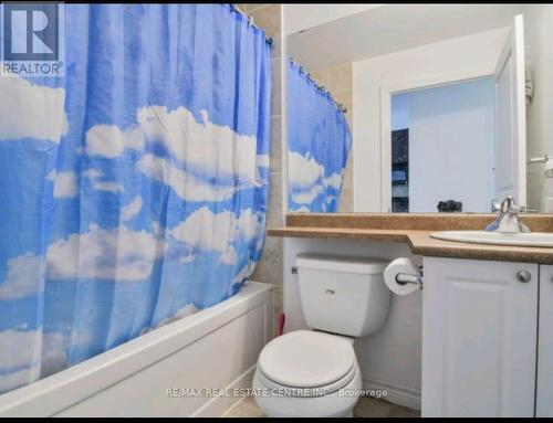 1808 - 223 Webb Drive, Mississauga, ON - Indoor Photo Showing Bathroom