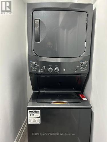 Bsmt - 8 Leagate Street, Brampton, ON - Indoor Photo Showing Laundry Room