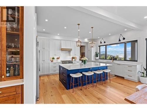 5711 Jasper Way, Kelowna, BC - Indoor Photo Showing Kitchen With Upgraded Kitchen