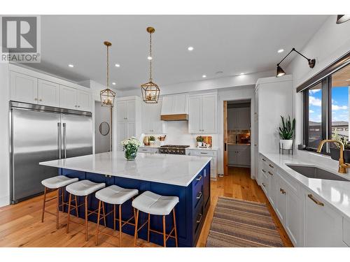 5711 Jasper Way, Kelowna, BC - Indoor Photo Showing Kitchen With Upgraded Kitchen