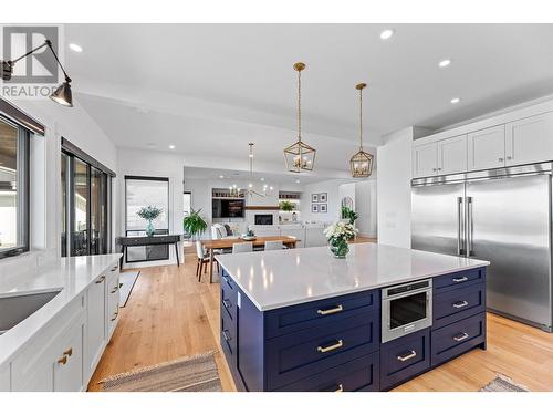 5711 Jasper Way, Kelowna, BC - Indoor Photo Showing Kitchen With Upgraded Kitchen